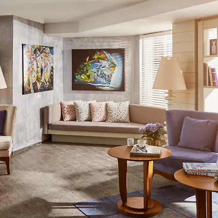 Avantgarde Refined ホテル