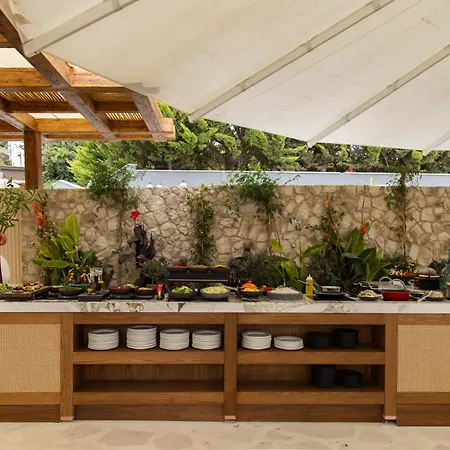 Avantgarde Refined Отель 5*