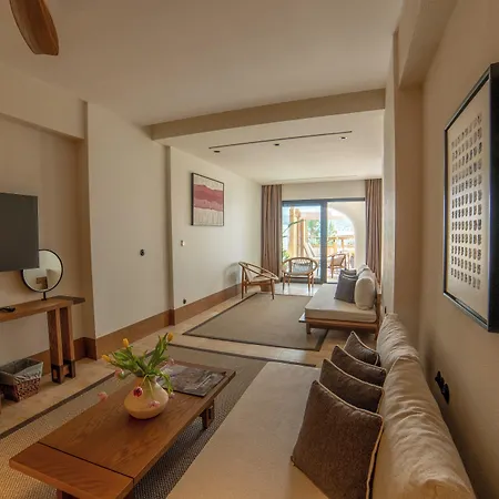 Avantgarde Refined Отель 5*