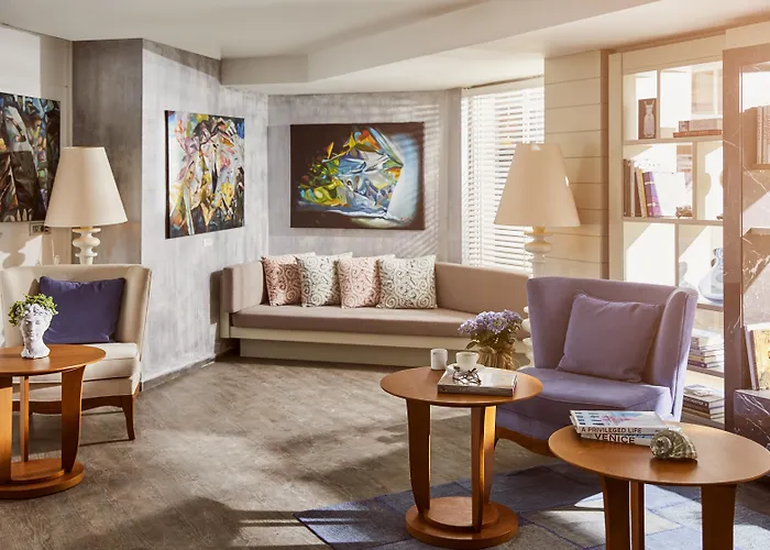 Avantgarde Refined Hotell