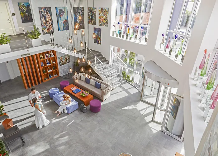 Avantgarde Refined 5*