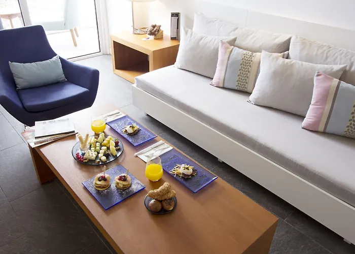 Avantgarde Refined 5*