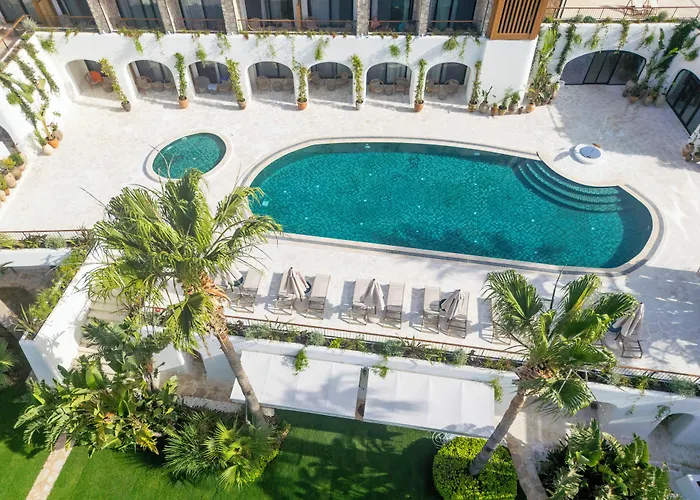 Avantgarde Refined 5*